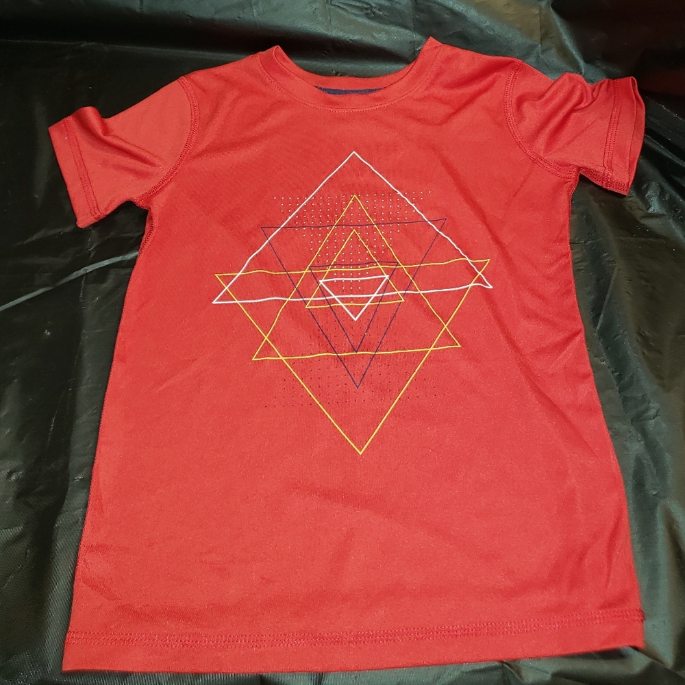 Boys T-shirt xs 4/5